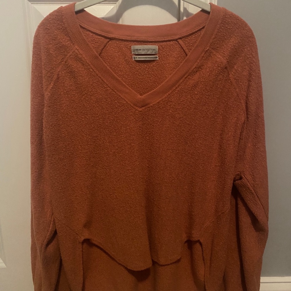 URBAN OUTFITTERS sweater